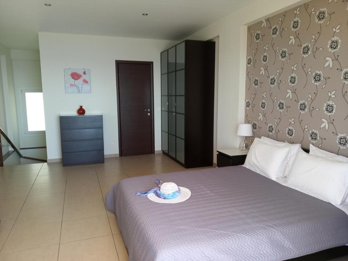 Alonaki Villa